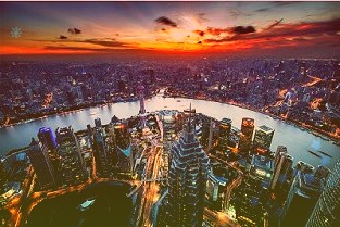 湖北：武汉开出今年第100列中欧班列驶往德国杜伊斯堡